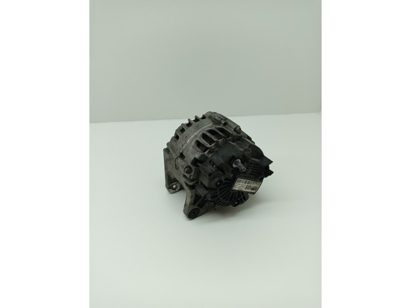 Recambio de alternador para renault clio iv expression referencia OEM IAM 231007865RA  