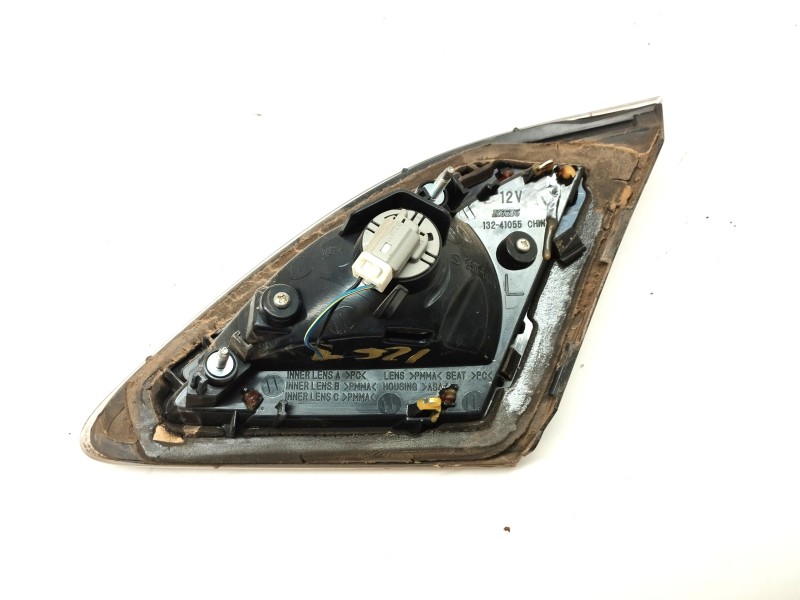 Recambio de piloto trasero izquierdo interior para mazda 6 lim. (gh) 1.8 cat referencia OEM IAM 13241055  