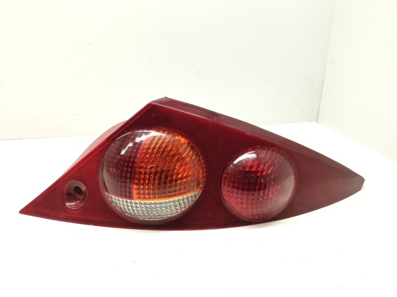 Recambio de piloto trasero derecho para ford cougar (mc) v6 referencia OEM IAM 938876  