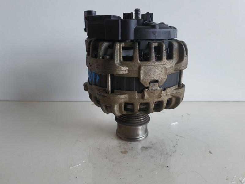 Recambio de alternador para seat leon (5f1) fr plus referencia OEM IAM 04E903015A  
							