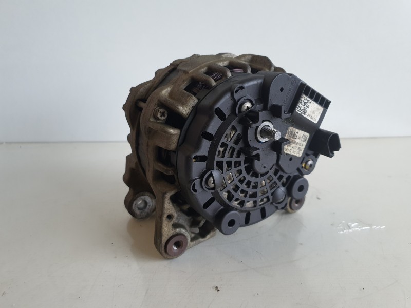 Recambio de alternador para seat leon (5f1) fr plus referencia OEM IAM 04E903015A  
							