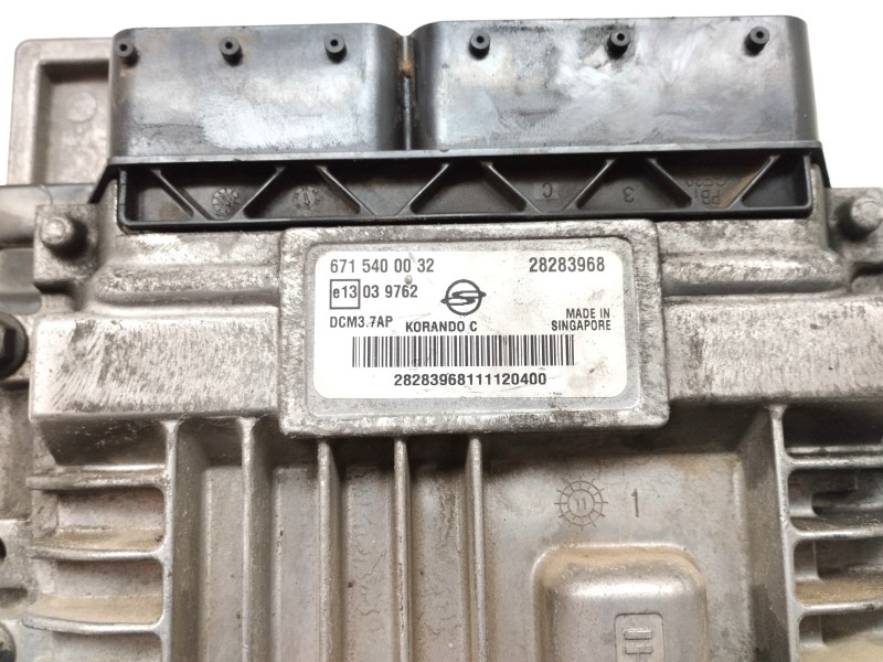 Recambio de centralita motor uce para ssangyong korando 2.0 td cat referencia OEM IAM 6715400032  