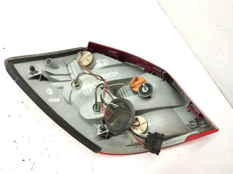 Recambio de piloto trasero derecho para skoda fabia combi (5j5) style referencia OEM IAM 5J6945112  