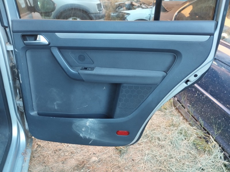 Recambio de guarnecido puerta trasera derecha para volkswagen touran (1t3) 1.6 tdi dpf referencia OEM IAM   
							