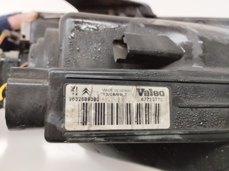 Recambio de faro izquierdo para peugeot 206 berlina 1.4 referencia OEM IAM 9632689380  