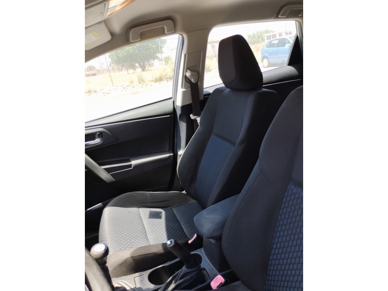 Recambio de asiento delantero derecho para toyota auris 1.4 turbodiesel cat referencia OEM IAM   
							