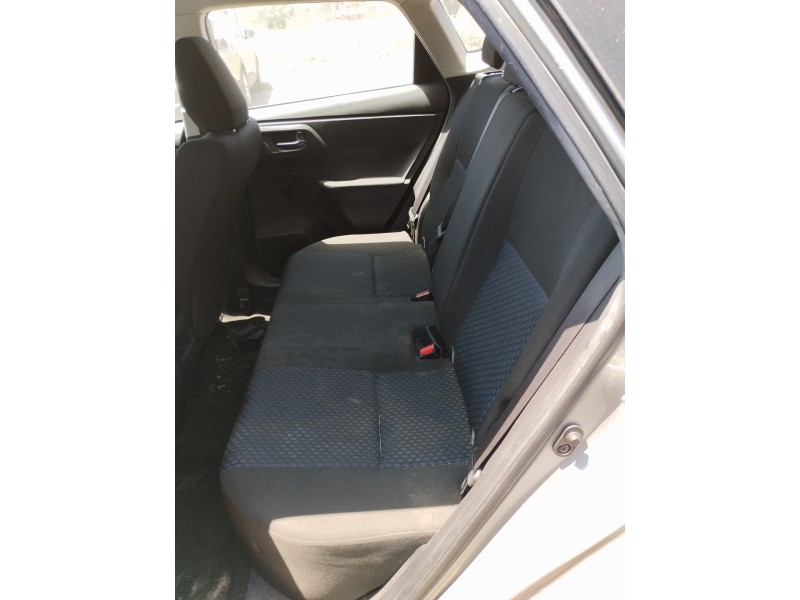 Recambio de asientos traseros para toyota auris 1.4 turbodiesel cat referencia OEM IAM   
							