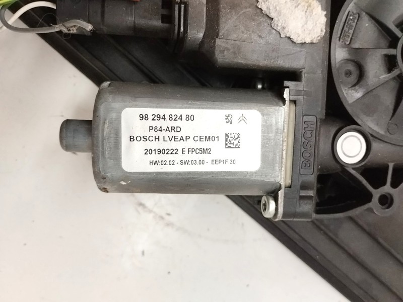 Recambio de elevalunas trasero derecho para peugeot 3008 1.2 12v e-thp referencia OEM IAM 9829482480  
							