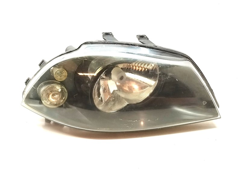 Recambio de faro derecho para seat cordoba berlina (6l2) 1.9 sdi referencia OEM IAM 6L1941022A  
							