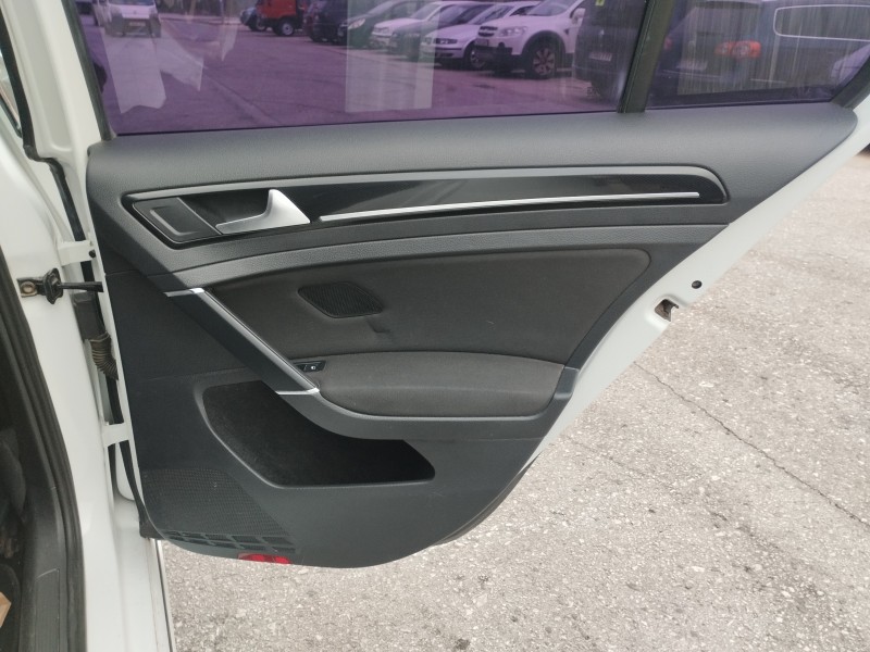 Recambio de guarnecido puerta trasera derecha para volkswagen golf vii lim. 2.0 tdi referencia OEM IAM   
							
