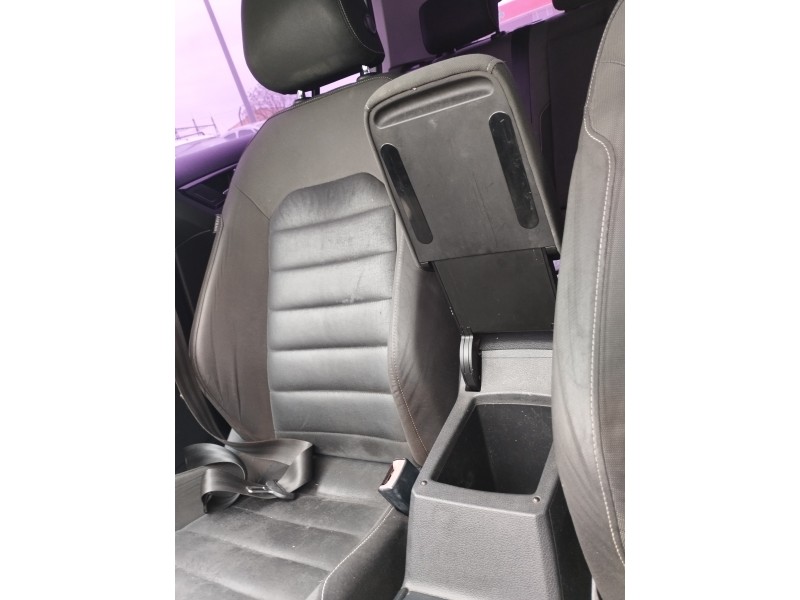 Recambio de apoyabrazos central para volkswagen golf vii lim. 2.0 tdi referencia OEM IAM   
							