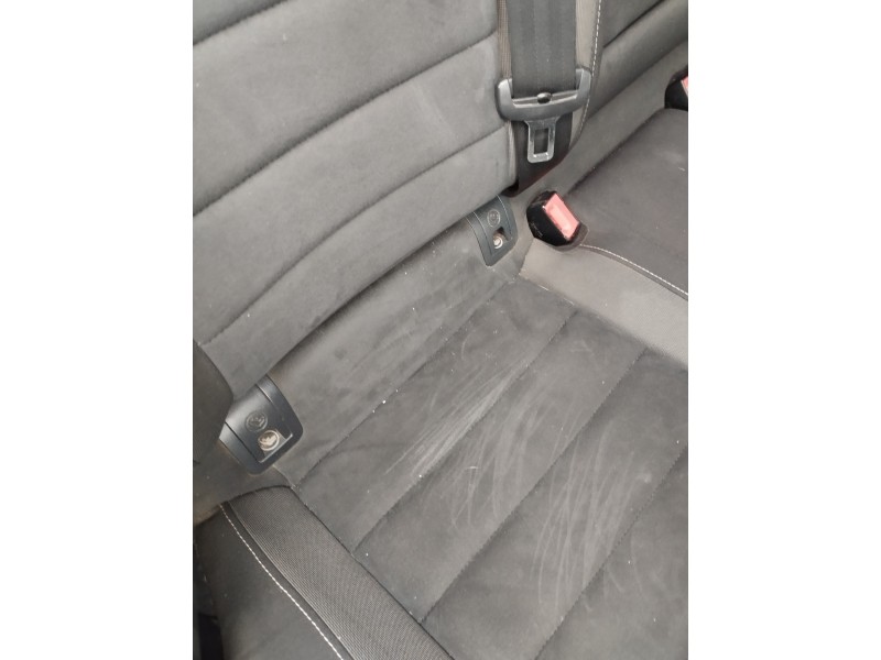 Recambio de asientos traseros para volkswagen golf vii lim. 2.0 tdi referencia OEM IAM   
							