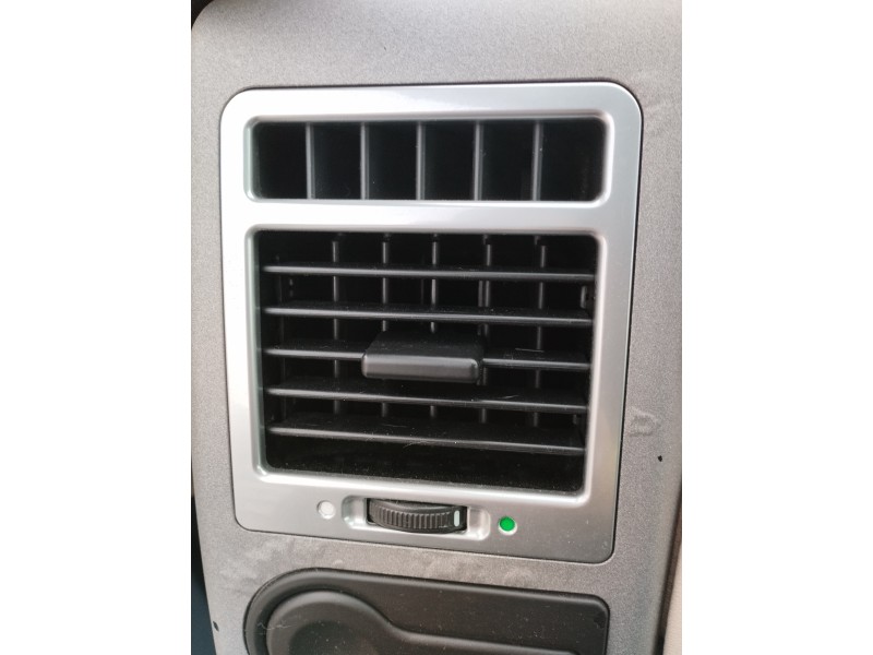 Recambio de rejilla aireadora para land rover range rover (lm) vogue referencia OEM IAM   
							