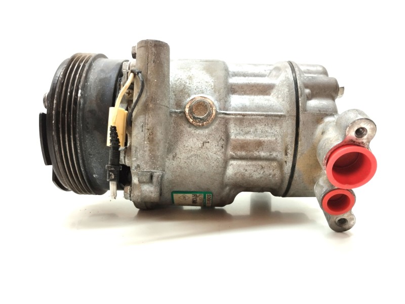 Recambio de compresor aire acondicionado para renault clio ii fase ii (b/cb0) 1.2 referencia OEM IAM 8200037058  