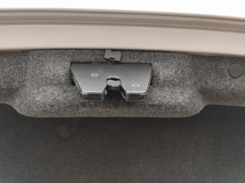 Recambio de cerradura maletero / porton para bmw serie 6 cabrio (e64) 645ci referencia OEM IAM   
							