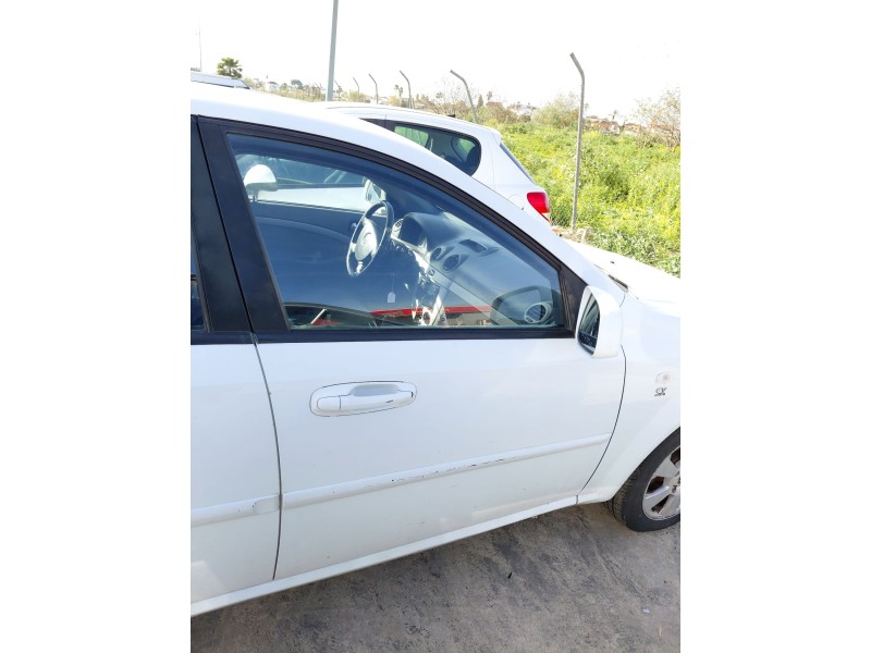 Recambio de puerta delantera derecha para chevrolet lacetti (j200) 2.0 d referencia OEM IAM   