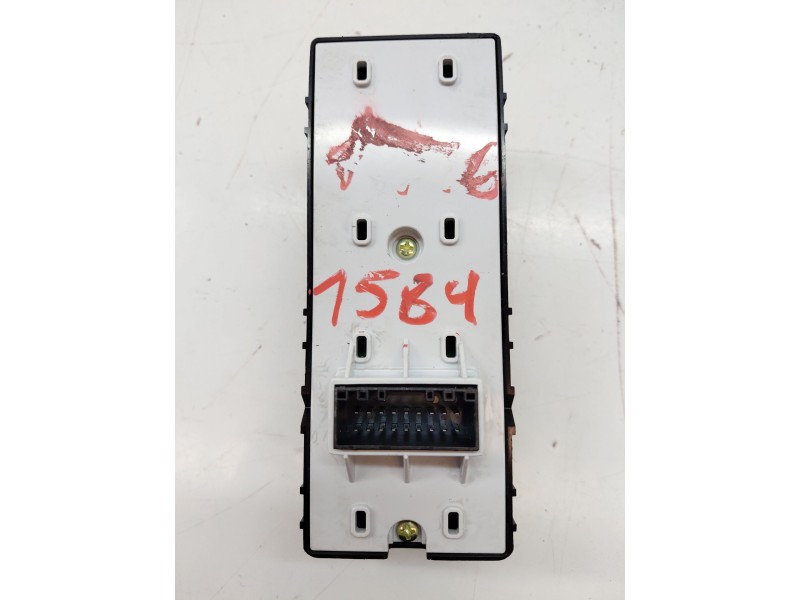 Recambio de mando elevalunas delantero izquierdo para kia stonic (ybcuv) concept referencia OEM IAM   