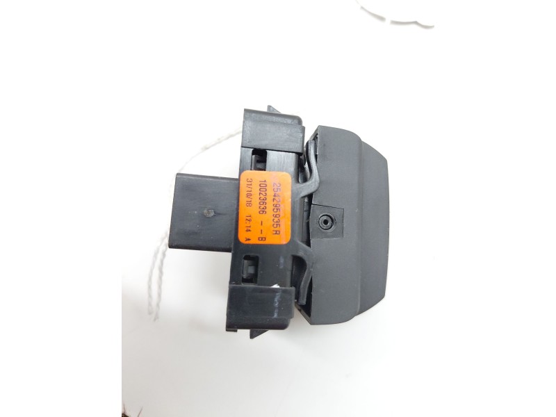 Recambio de mando elevalunas trasero derecho para dacia sandero stepway essential referencia OEM IAM 254295935R  