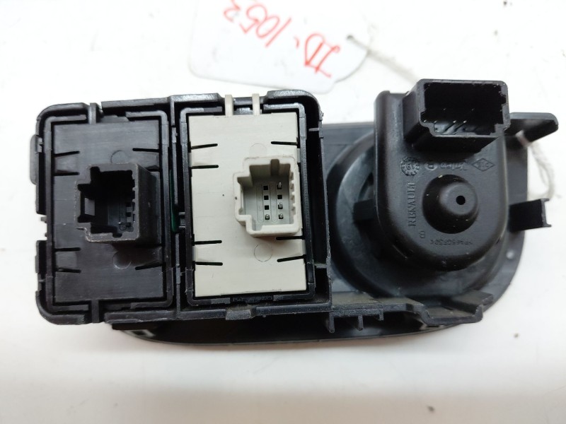 Recambio de mando retrovisor para dacia sandero stepway essential referencia OEM IAM   