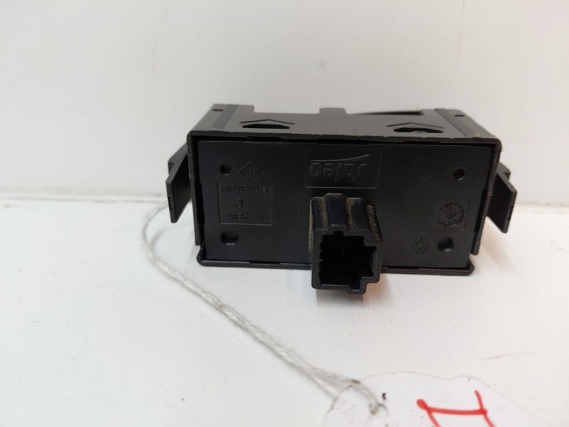 Recambio de warning para dacia sandero stepway essential referencia OEM IAM 252905668R  