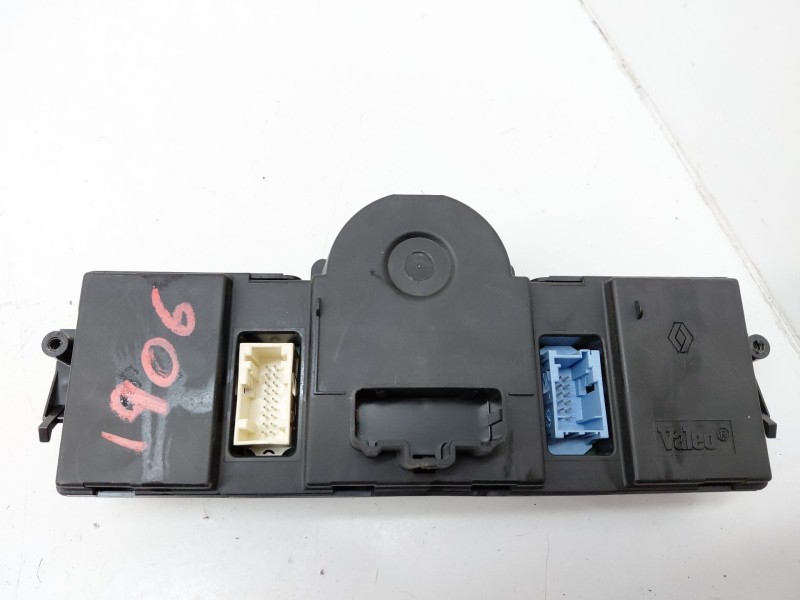 Recambio de mando climatizador para renault grand scénic ii (jm0/1_) 1.6 referencia OEM IAM 8200501465  
