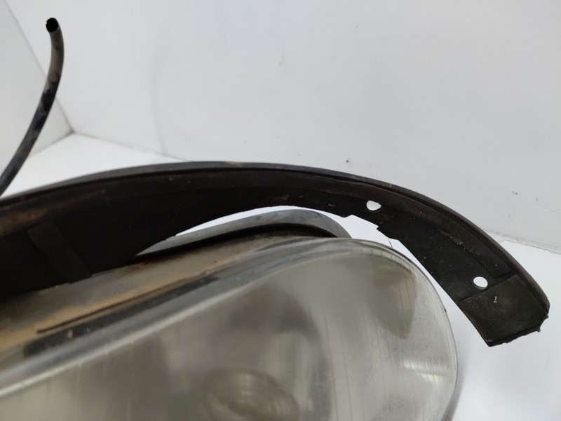 Recambio de faro izquierdo para audi a4 b5 (8d2) 1.9 tdi referencia OEM IAM 8D0941029AK  