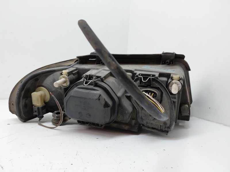Recambio de faro izquierdo para audi a4 b5 (8d2) 1.9 tdi referencia OEM IAM 8D0941029AK  