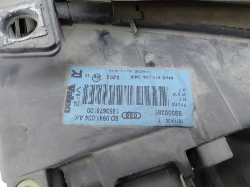 Recambio de faro derecho para audi a4 b5 (8d2) 1.9 tdi referencia OEM IAM 8D0941004AK  