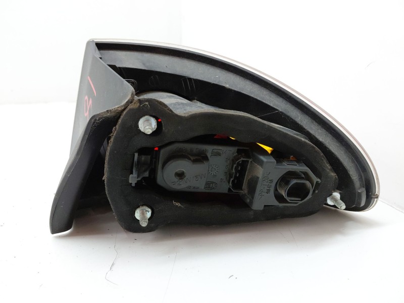 Recambio de piloto trasero izquierdo para seat cordoba (6l2) 1.4 16v referencia OEM IAM 6l5945257  
							