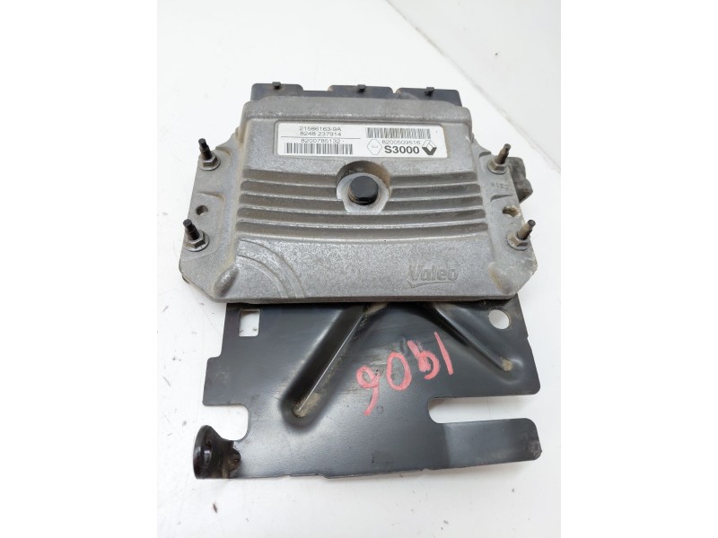 Recambio de centralita motor uce para renault grand scénic ii (jm0/1_) 1.6 referencia OEM IAM 8200509516  