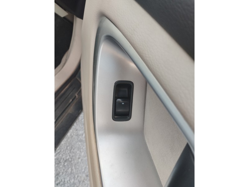 Recambio de mando elevalunas delantero derecho para subaru legacy iv station wagon (bp) 2.5 awd (bp9) referencia OEM IAM   
							