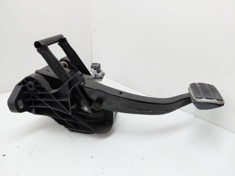 Recambio de pedal freno para porsche panamera 4.8 v8 turbo cat referencia OEM IAM 97042314101  