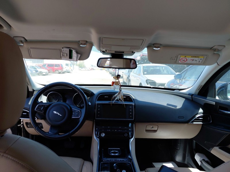 jaguar xe (x760) del año 2017