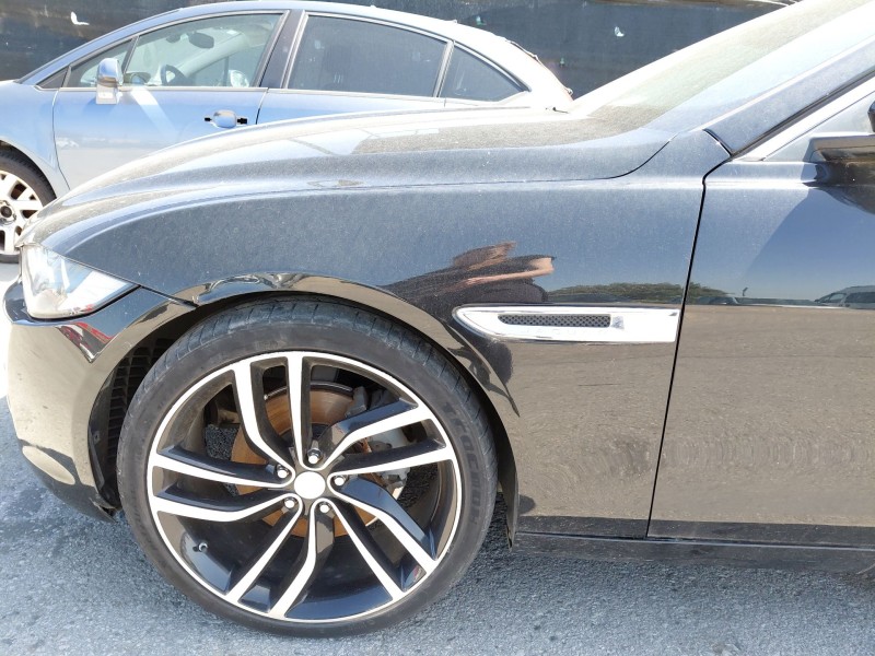 Recambio de aleta delantera izquierda para jaguar xe (x760) 2.0 d referencia OEM IAM   