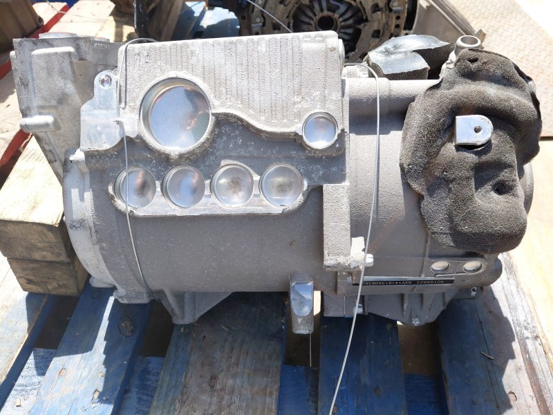 Recambio de motor completo para jaguar i-pace se referencia OEM IAM J9D375764AF  