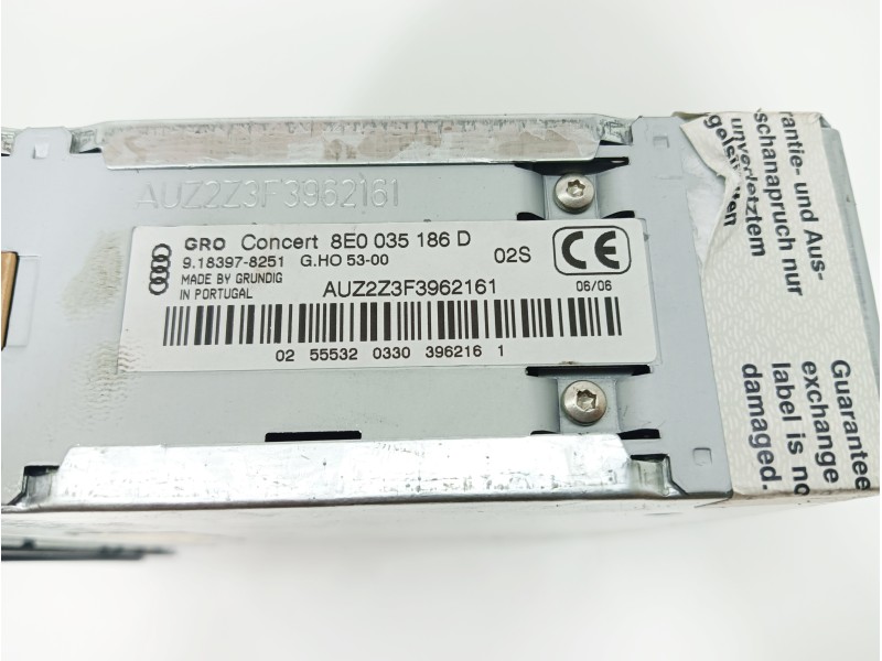 Recambio de sistema audio / radio cd para audi a4 berlina (8e) 2.0 tdi referencia OEM IAM 8E0035186D  
							