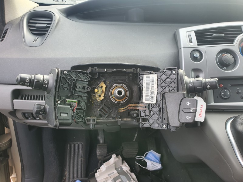 Recambio de mando multifuncion para renault scenic ii 1.6 16v referencia OEM IAM 8200206520  
							