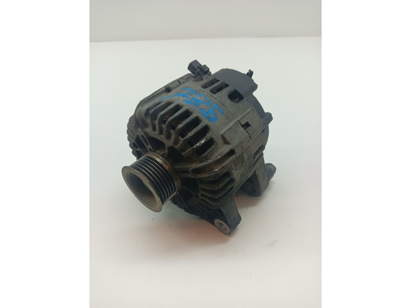Recambio de alternador para peugeot 206 berlina 1.4 hdi referencia OEM IAM 9646476280  