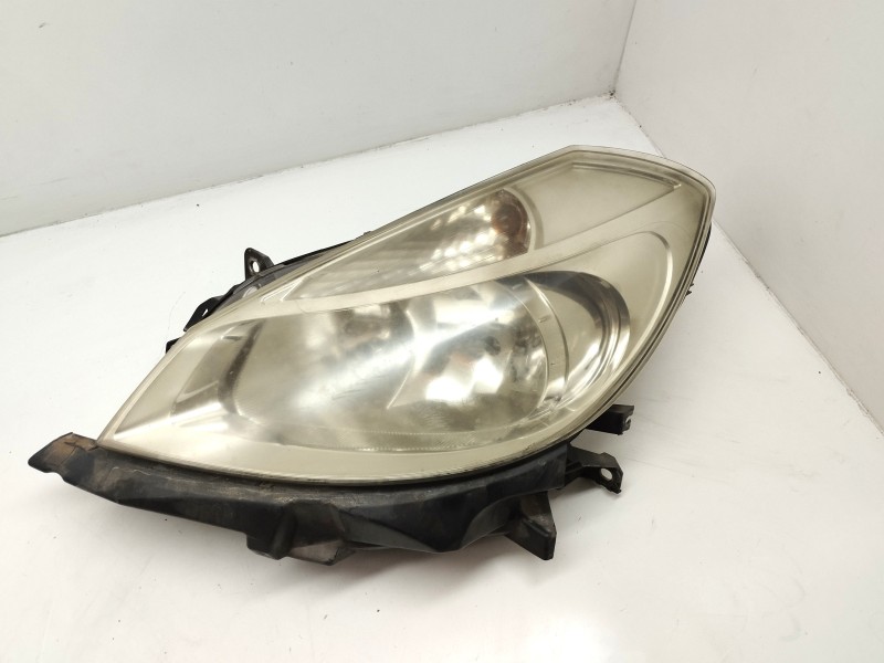 Recambio de faro izquierdo para renault clio iii 1.5 dci diesel referencia OEM IAM 8200244889  