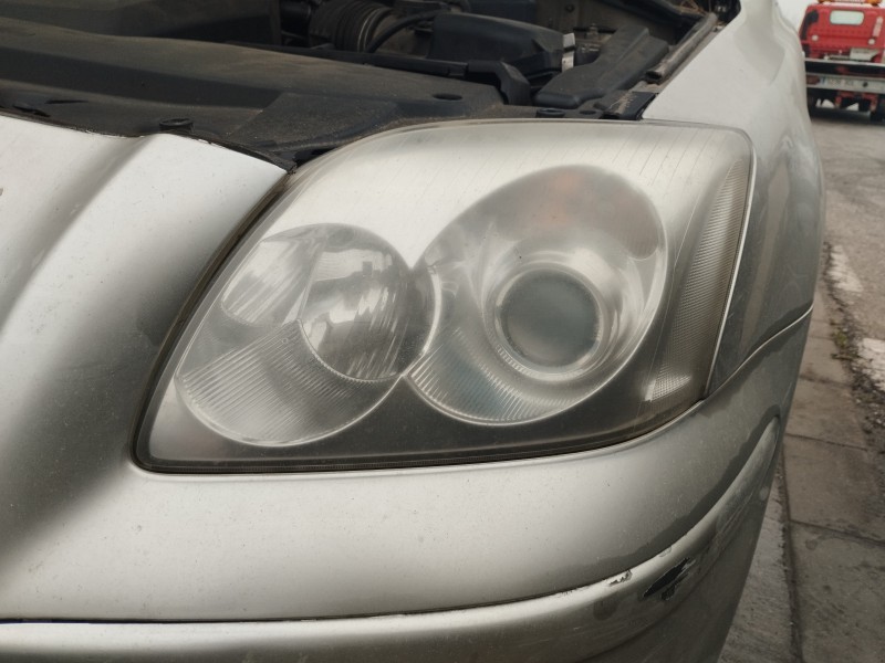 Recambio de faro izquierdo para toyota avensis berlina (t25) 2.2 d-4d cat referencia OEM IAM   
							