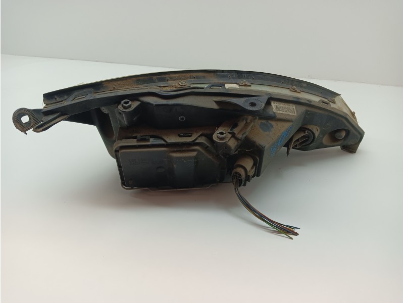 Recambio de faro izquierdo para ford focus berlina (cak) 1.6 16v cat referencia OEM IAM   
							