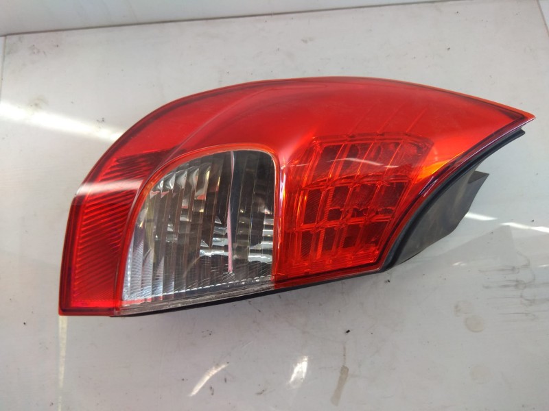 Recambio de piloto trasero izquierdo para renault scenic ii dynamique referencia OEM IAM   