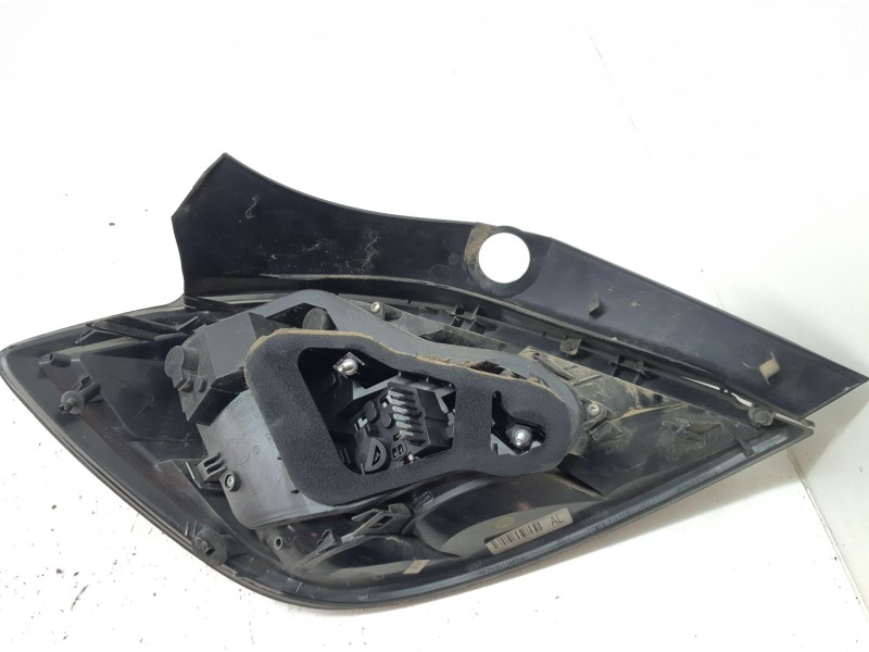 Recambio de piloto trasero derecho para opel astra h ber. 1.7 cdti 100 cv referencia OEM IAM 13222325  
							