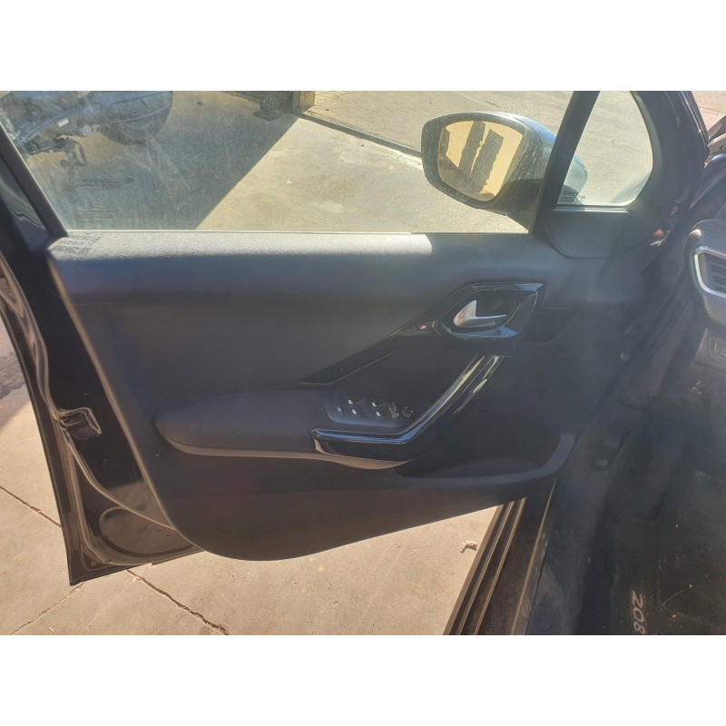 Recambio de guarnecido puerta delantera izquierda para peugeot 208 allure referencia OEM IAM   