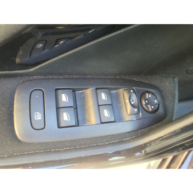 Recambio de mando elevalunas delantero izquierdo para peugeot 208 allure referencia OEM IAM   