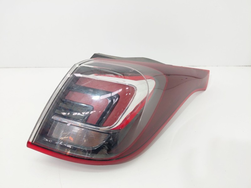 Recambio de piloto trasero derecho para opel crossland x design line referencia OEM IAM 2sd2238  