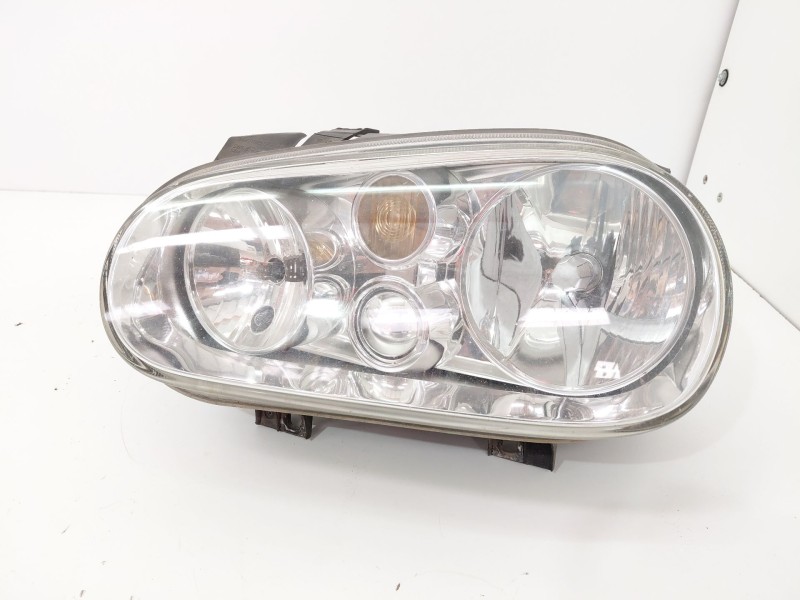 Recambio de faro izquierdo para volkswagen golf iv berlina (1j1) 1.6 referencia OEM IAM 1J194015B  
							
