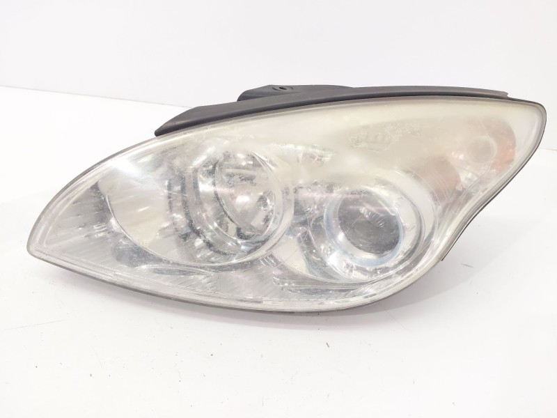Recambio de faro izquierdo para hyundai i30 1.6 crdi 90 cv referencia OEM IAM   