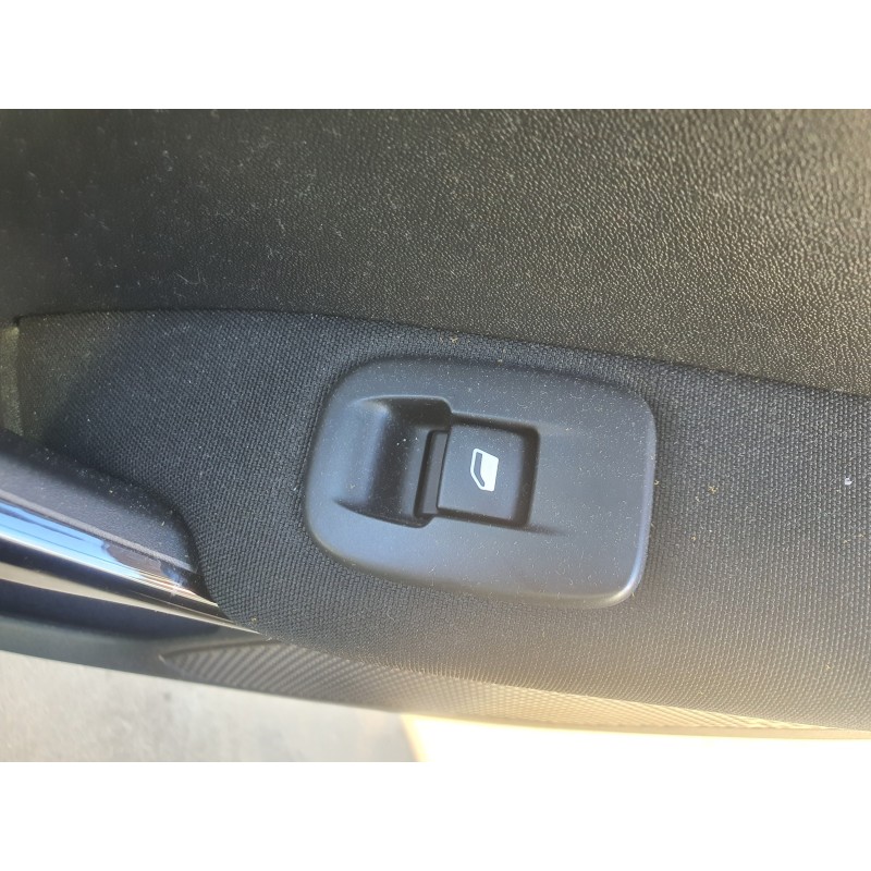 Recambio de mando elevalunas trasero derecho para peugeot 208 allure referencia OEM IAM   