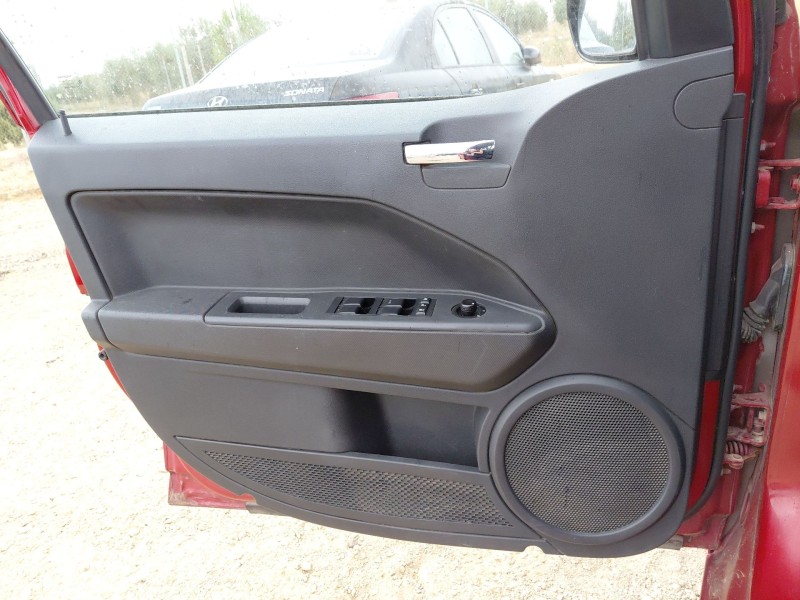 Recambio de guarnecido puerta delantera izquierda para dodge caliber 2.0 crd referencia OEM IAM   
							